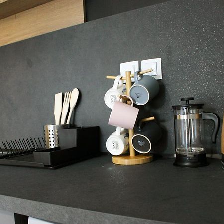 Homel Rocks -Elegant Apt 2Bd -Amazing Garden View Kalambaka Bagian luar foto